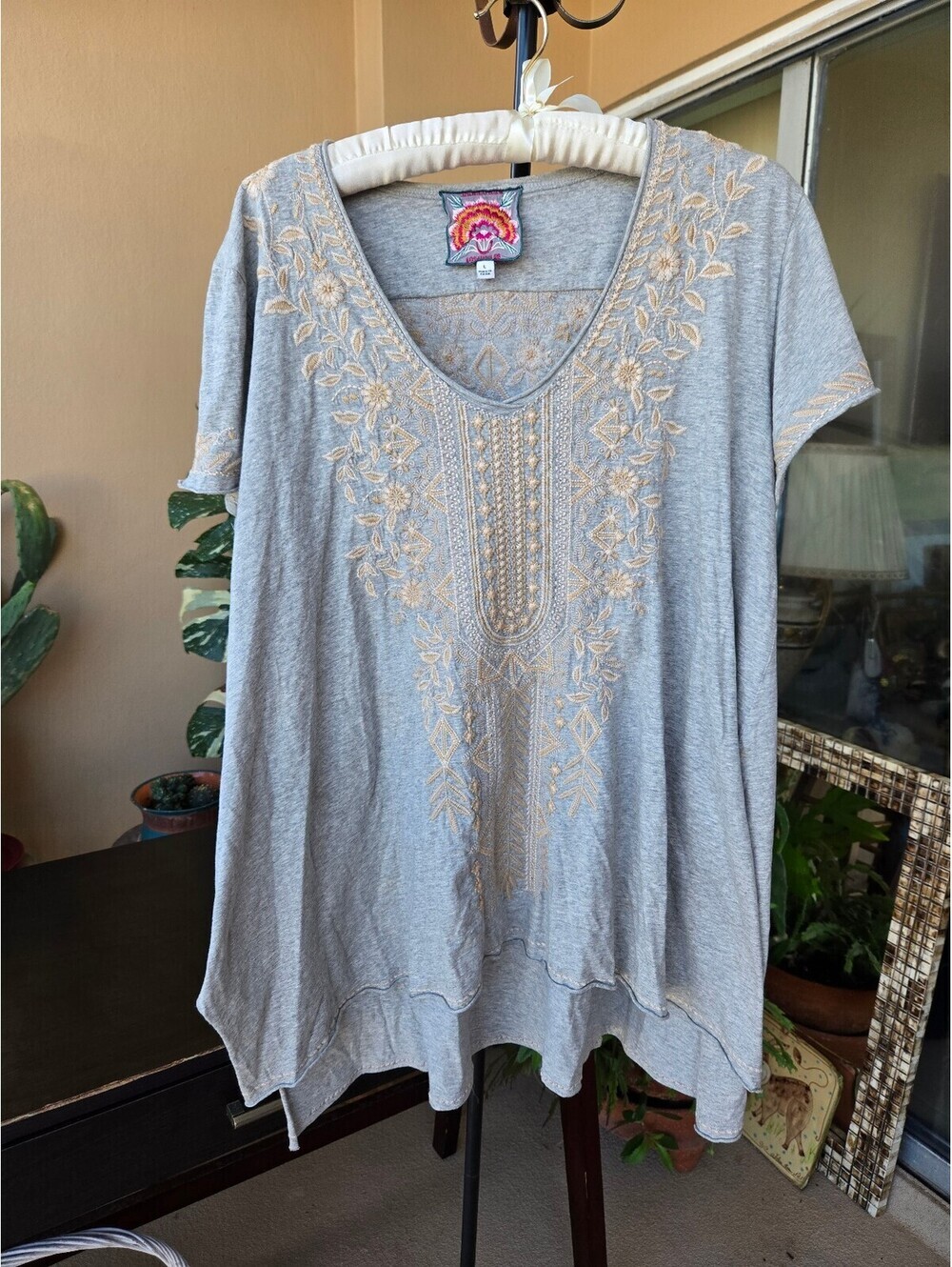 Johnny Was Gray Embroidered Cotton Tunic Top Size L Boho Floral Short Sleeve